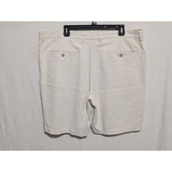 Tommy Bahama Pleated Casual Chino Silk Shorts Cream/Tan Men's Size 40 - Picture 6 of 7